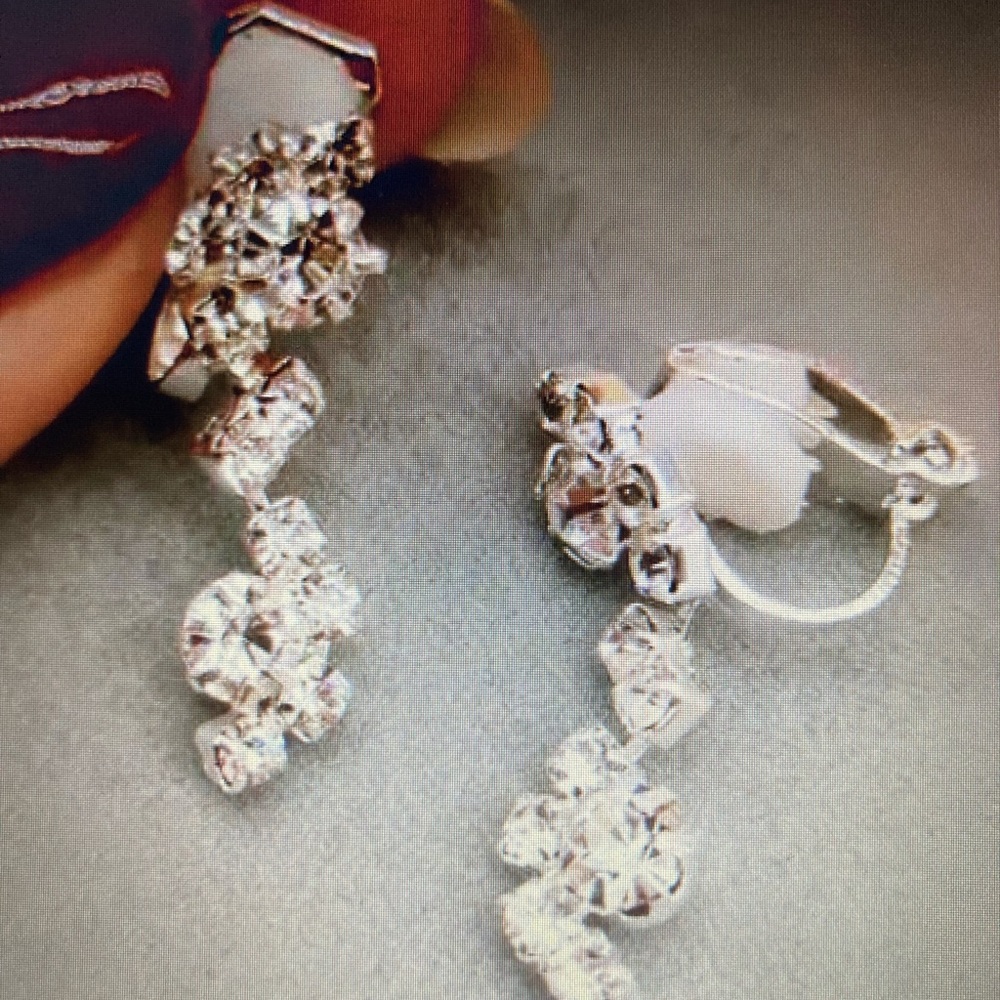Sparkling Silver Necklace and Earring Set - Picture 4 of 6